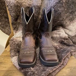Justin Boots “Fat Baby” Chocolate square toe boots size 8.5B